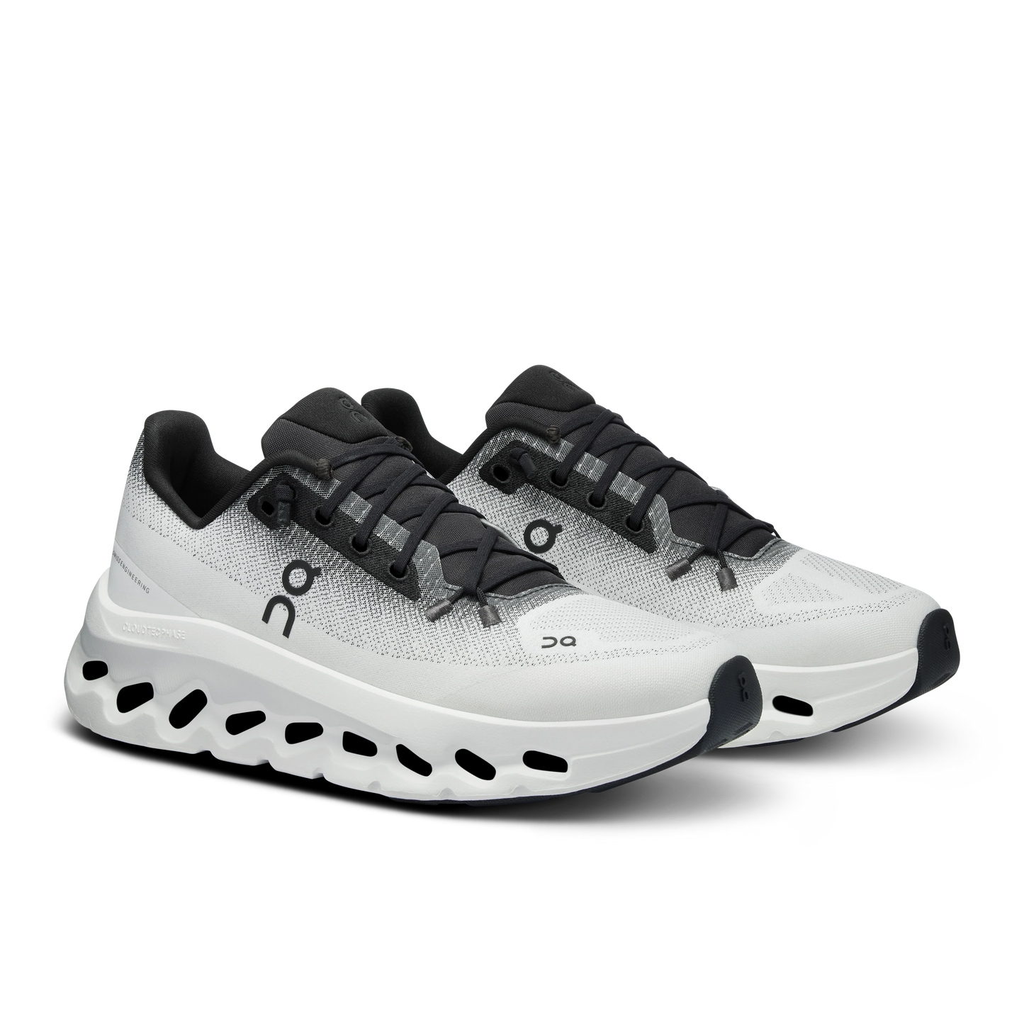 Cloudtilt Black | Ivory
